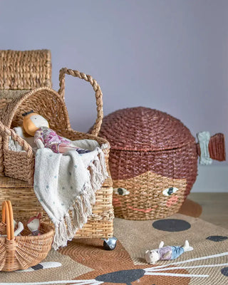 Lill opbergmand bankuan gras bruin 44cm van Bloomingville Mini, van dichtbij met materiaal en afwerking zichtbaar