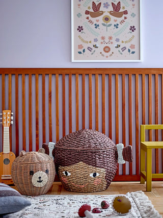 Lill opbergmand bankuan gras bruin 44cm van Bloomingville Mini, toegepast in een sfeervolle interieursetting
