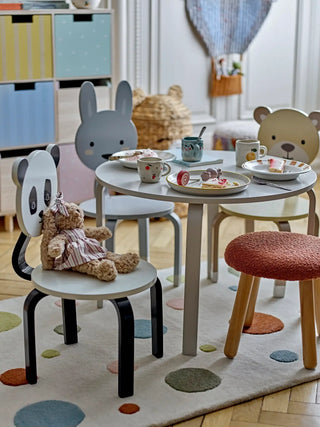 Marle tafel hout beige 65cm van Bloomingville Mini, toegepast in een stijlvolle woonkamer