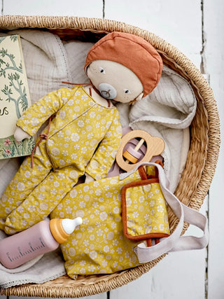 Nalle pop met accessoires katoen bruin van Bloomingville Mini, toegepast in een sfeervolle interieursetting