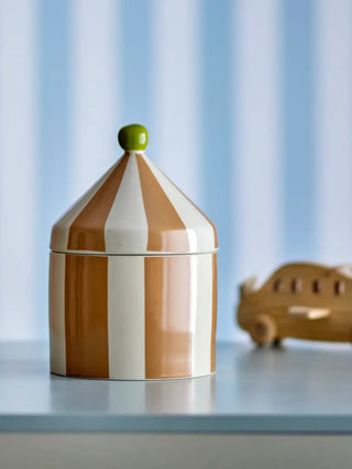 Opbergpot aardewerk beige 25cm van Bloomingville Mini, toegepast in een sfeervolle interieursetting