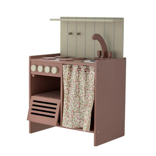 Pippi speelkeuken hout bruin van Bloomingville Mini, met stof en structuur van dichtbij zichtbaar