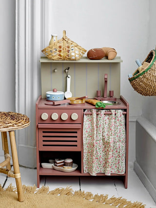 Pippi speelkeuken hout bruin van Bloomingville Mini, toegepast in een sfeervolle interieursetting