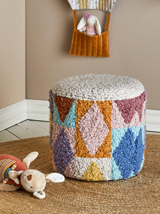 Poef katoen multi 34cm Miaki van Bloomingville Mini, toegepast in een sfeervolle interieursetting
