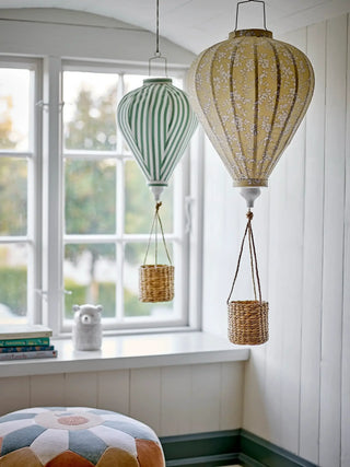 Pomp mobiel luchtballon geel 85cm van Bloomingville Mini, toegepast in een sfeervolle interieursetting