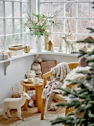 Mok aardewerk beige winter 01 - 300ml van Bloomingville, in een gestileerde detailopstelling