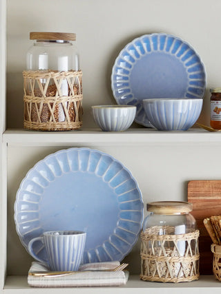 Mok aardewerk blauw Latina van Bloomingville, toegepast in een sfeervolle interieursetting