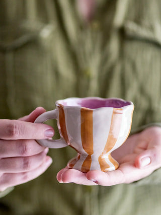 Mok aardewerk bruin Willa 7,5cm van Bloomingville, toegepast in een sfeervolle interieursetting
