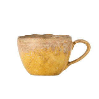 Mok aardewerk geel Milani 260ml van Bloomingville, met materiaal en structuur van dichtbij zichtbaar