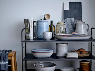 Mok aardewerk nature Sandrine 10cm van Bloomingville, in een gestileerde productopstelling