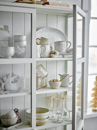 Mok aardewerk nature Winter three van Bloomingville, in een gestileerde detailopstelling
