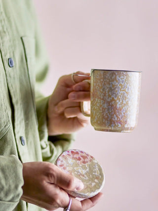 Mok aardewerk naturel Yuma van Bloomingville, toegepast in een sfeervolle interieursetting