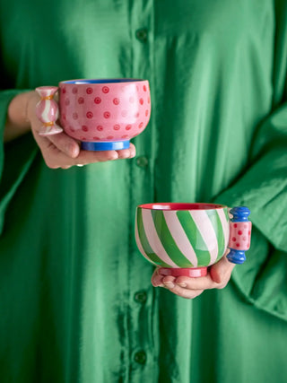 Mok aardewerk rose Caramella - set van 2 van Bloomingville, toegepast in een sfeervolle interieursetting