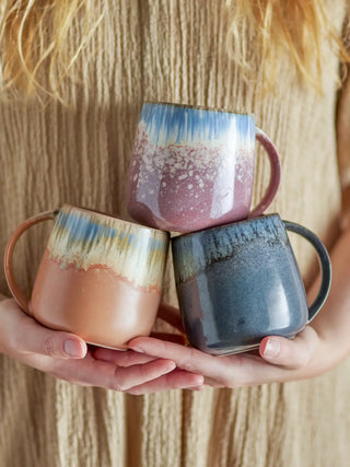 Mok aardewerk roze Cloe - set van 3 van Bloomingville, toegepast in een sfeervolle interieursetting