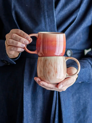Mok aardewerk roze Roselyn - 4 stuks van Bloomingville, toegepast in een sfeervolle interieursetting