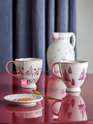 Mokken aardewerk roze Wonderland - set van 4 van Bloomingville, toegepast in een sfeervolle interieursetting