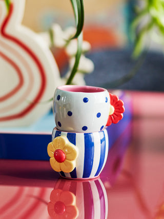 Mokkenset aardewerk blauw Haisy - set van 2 van Bloomingville, toegepast in een sfeervolle interieursetting