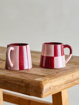 Mokkenset roze aardewerk Floki - 4 stuks van Bloomingville, toegepast in een sfeervolle interieursetting