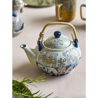 Myah theepot blauw 800ml van Bloomingville, toegepast in een sfeervolle interieursetting