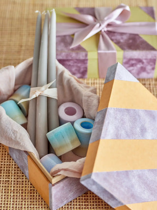 Opbergdoos papier oranje Samira - set van 2 van Bloomingville, toegepast in een sfeervolle interieursetting