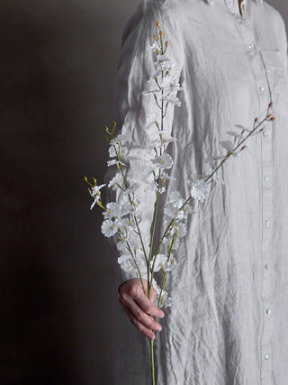 Orchidee kunstbloem wit van Bloomingville, toegepast in een sfeervolle interieursetting