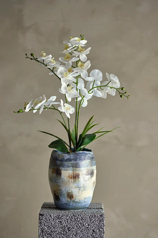 Orchidee Kunstplant groen 84cm van Bloomingville, toegepast in een sfeervolle interieursetting