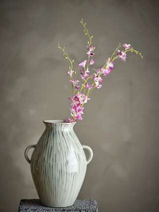 Orchidee takken roze van Bloomingville, in een gestileerde detailopstelling