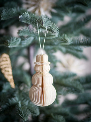 Ornament papier wit Felip van Bloomingville, toegepast in een sfeervolle interieursetting