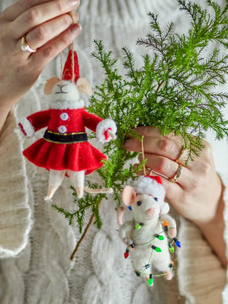 Ornament wol wit Peo van Bloomingville, toegepast in een sfeervolle interieursetting
