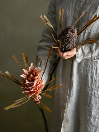 Palmflower bruin van Bloomingville, aan de achterzijde met afwerking zichtbaar