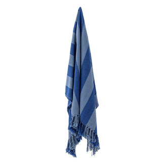 Plaid blauw gerecycled katoen Frello 130x160cm van Bloomingville, uitgevouwen met patroon en formaat duidelijk zichtbaar