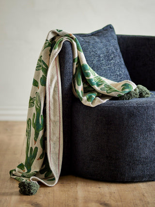 Plaid gerecycled katoen Birdliva 130x160cm van Bloomingville, toegepast in een stijlvolle woonkamer