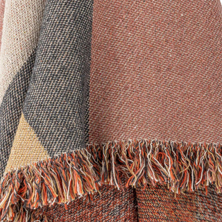 Plaid gerecycled katoen bruin Arni 130x160cm van Bloomingville, in een gestileerde detailopstelling