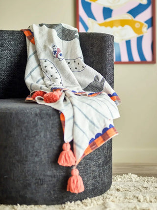 Plaid gerecycled katoen wit Missy 130x160cm van Bloomingville, in een gestileerde detailopstelling