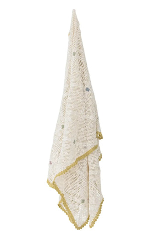 Plaid katoen naturel Rovigo 125x150cm van Bloomingville, schuin bekeken met vorm en afwerking zichtbaar