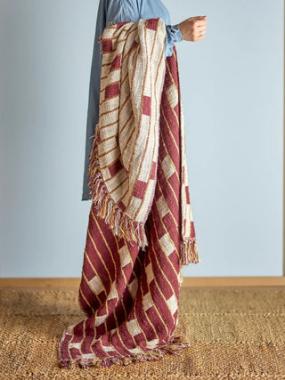 Plaid katoen rood Cang 130x160cm van Bloomingville, toegepast in een sfeervolle interieursetting