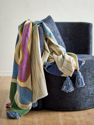 Plaid Salacia multi 130×160 cm van Bloomingville, toegepast in een sfeervolle interieursetting