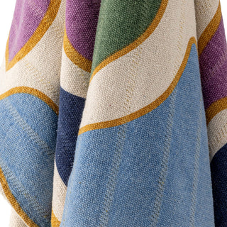 Plaid Salacia multi 130×160 cm van Bloomingville, in een gestileerde productopstelling