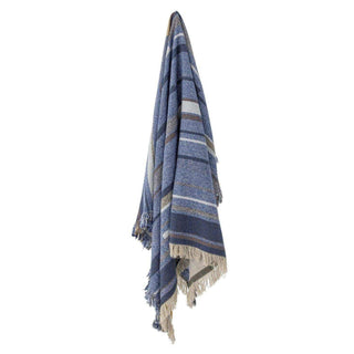 Plaid Toscana blauw 160x130cm van Bloomingville, in een gestileerde productopstelling