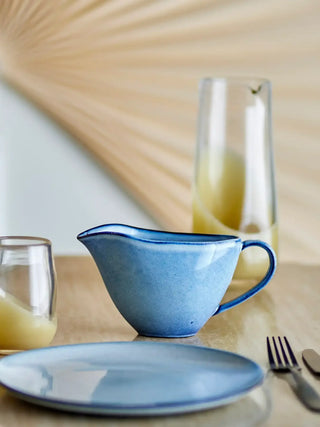 Sauskan aardewerk blauw Sandrine - 340ml van Bloomingville, toegepast in een sfeervolle interieursetting