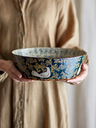 Schaal aardewerk blauw Hezha 28cm van Bloomingville, toegepast in een sfeervolle interieursetting