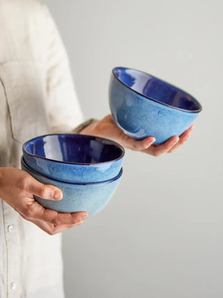 Schaal aardewerk blauw Sandrine 15cm van Bloomingville, toegepast in een sfeervolle interieursetting