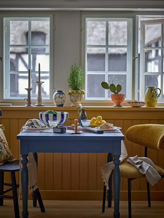 Schaal aardewerk blauw Shakti 26cm van Bloomingville, aan de achterzijde met afwerking zichtbaar