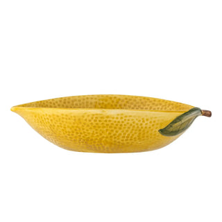 Schaal aardewerk geel Limone 26cm van Bloomingville, schuin bekeken met vorm en afwerking zichtbaar