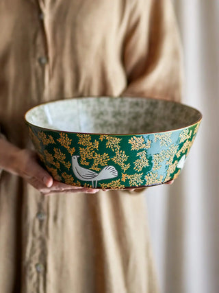 Schaal aardewerk groen Hezha 28cm van Bloomingville, in een gestileerde productopstelling