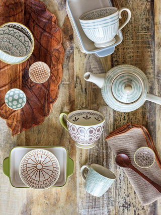 Schaal aardewerk groen Maple 11cm van Bloomingville, toegepast in een sfeervolle interieursetting