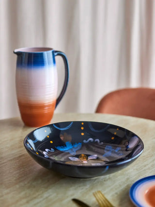 Schaal aardewerk multi Maricala 30cm van Bloomingville, in een gestileerde productopstelling