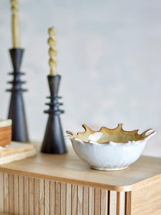 Schaal aardewerk nature Alcott 21cm van Bloomingville, in een gestileerde productopstelling