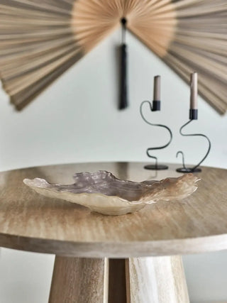 Schaal glas beige Aiku 38cm van Bloomingville, in een gestileerde detailopstelling