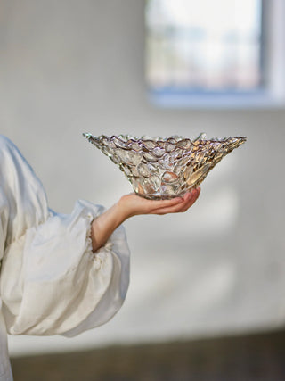 Schaal glas bruin Tinki Ø30×12 cm van Bloomingville, in een gestileerde detailopstelling
